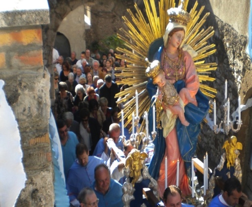Heute Abend kehrt die Madonna delle Grazie von Gavignano (Rm) in einer Prozession zurück