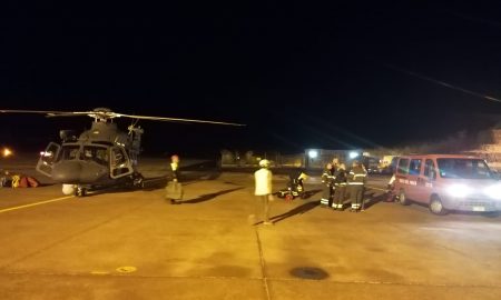 Tromba d'aria a Pantelleria、elicottero Aeronautica Militare trasporta nella notte una squadra di Vigili del Fuoco