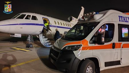 Aeronautica Militare، پرواز نجات دهنده: نوزاد 8 روزه از آلگرو به رم منتقل شد