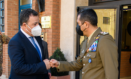 COVI ، الجنرال فيجليولو يستقبل وزير دفاع ألبانيا