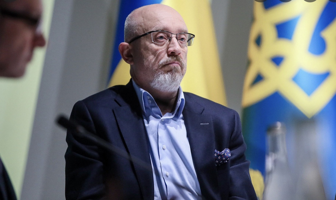 وزير الدفاع الأوكراني: "حافظوا على الهدوء وروسيا لن تغزو"