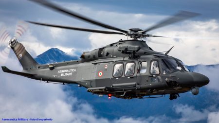 Neonato in pericolo di vita: elicottero Aeronautica Militare trasporta d’urgenza un bimbo da Agrigento a Taormina