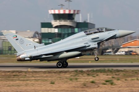 Leonardo: atterrati ieri in Kuwait il terzo ed il quarto Eurofighter Typhoon