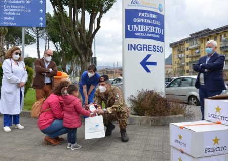 L’Esercito regala un sorriso ai bambini dell’Umberto I