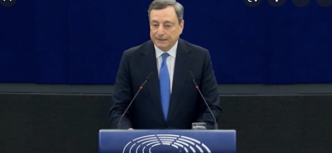 EU پارلیمنٹ میں Draghi: "بانی معاہدوں کو تبدیل کیا جانا چاہئے"۔ مضبوط یورپی یونین مضبوط نیٹو کے برابر ہے۔