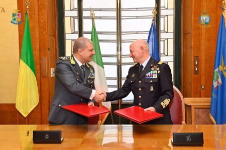 Потписан оквирни споразум о сарадњи у областима операција, обуке и логистике између АМ и ГдФ