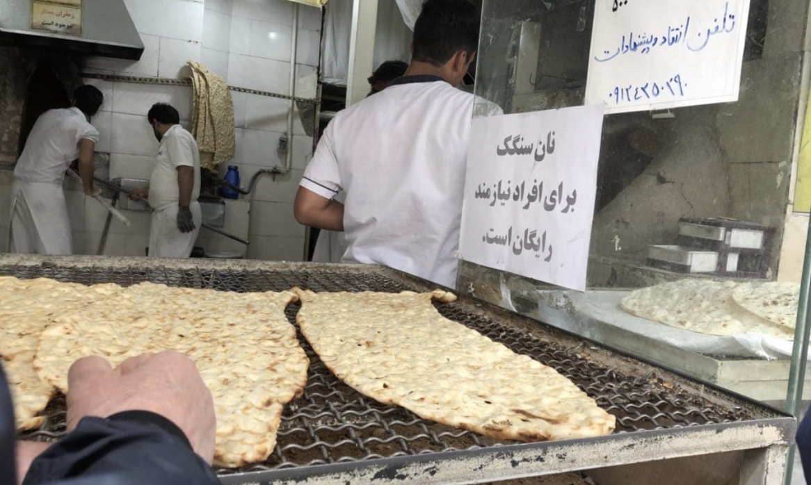 بومرنگ تحریم روسیه: نان در ایران با «گذر سبز» خریداری می شود.