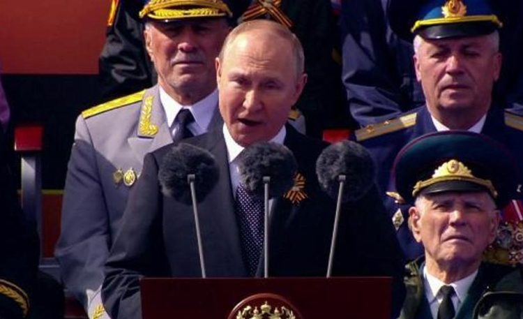 Putin concede la cittadinanza a reclute straniere