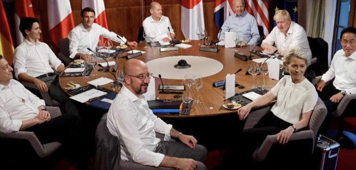 Zelensky vuole tornare ai confini del 24 febbraio scorso. G7: “Aiuti fino al tempo necessario”