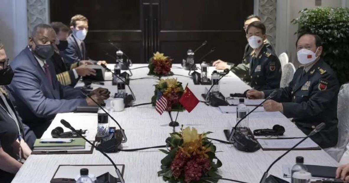 ایالات متحده و چین: نشست دوجانبه بین آستین و فنگه در سنگاپور