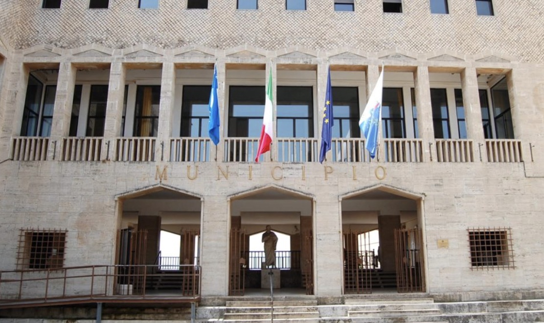 دستگیری در شهرداری Terracina: 14 عضو شورا نیز استعفا دادند