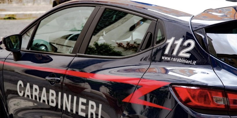 Semne. Carabinieri execută ordine de arest preventiv în închisoare pentru fapte persecutorii.