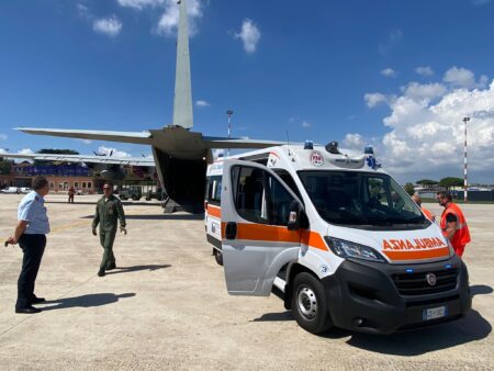 Naliehavá zdravotná preprava: dve po sebe idúce misie vykonávané lietadlom C-130 46. leteckej brigády v Pise