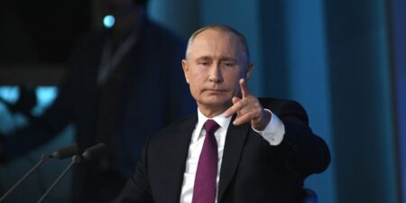 Putin naďalej ukazuje prstom na USA a Západ