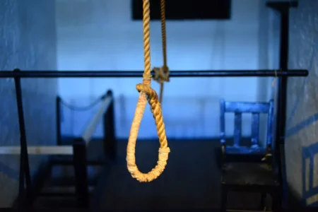 خودکشی در سلول، وزیر نوردیو: "اورژانسی دراماتیک، اولویت من زندان است"
