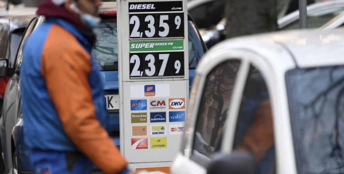 Caro benzina: Varate in Cdm misure per maggiore trasparenza da parte dei concessionari