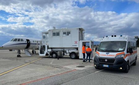Aeronautica Militare: uomo in pericolo di vita trasportato d’urgenza da Reggio Calabria a Roma