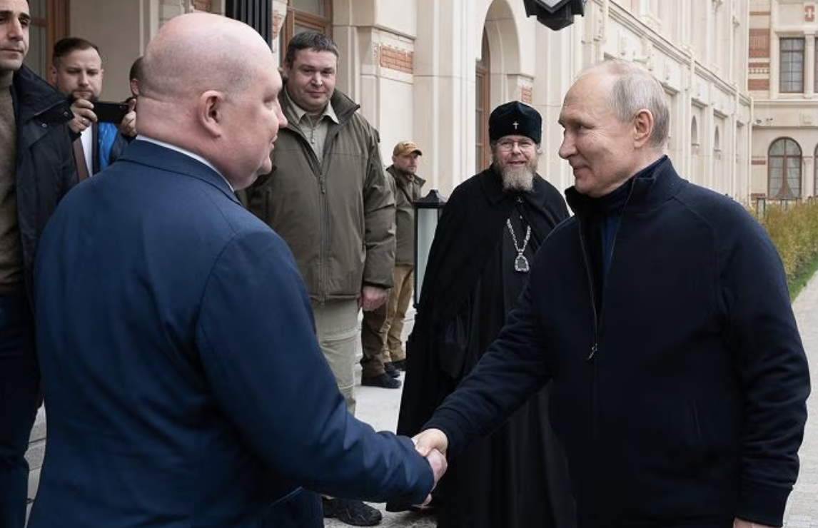 Putin va a Sebastopoli e Mariupol, in risposta al mandato di arresto internazionale