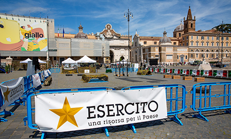 A Roma, in Piazza del Popolo, gli stand dedicati al 162° Anniversario dell’Esercito Italiano.