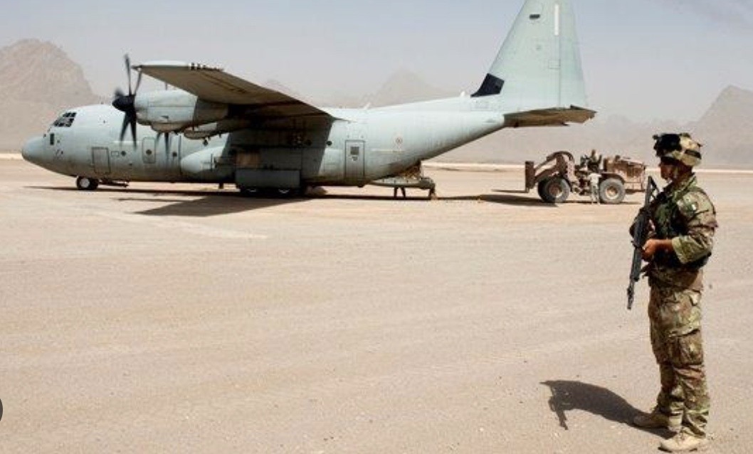 Evacuazione Sudan: la Difesa appronta i piani mentre velivoli dell’Aeronautica sono già a Gibuti