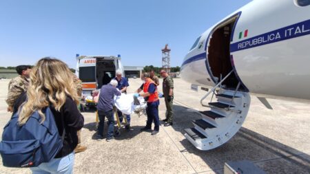 Transport médical d'urgence: vol de sauvetage de Lecce à Palerme avec un avion F50 de la 31e escadre