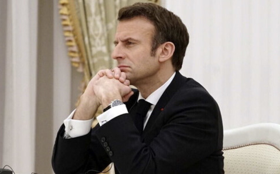 Niger, Macron: “Risponderò agli attacchi contro diplomatici, militari o aziende francesi”