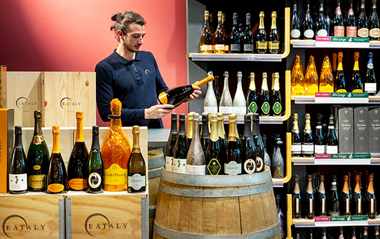 Hay burbuja y burbuja: Eataly dedica un mes a los vinos más populares del verano