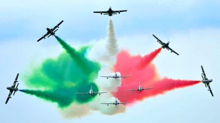 Trójkolorowe strzałki: „AM dziękuje Włochom”