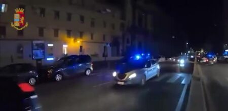 Napoli. Arrestate 7 persone accusate di rapine a danno di istituti di credito e uffici postali