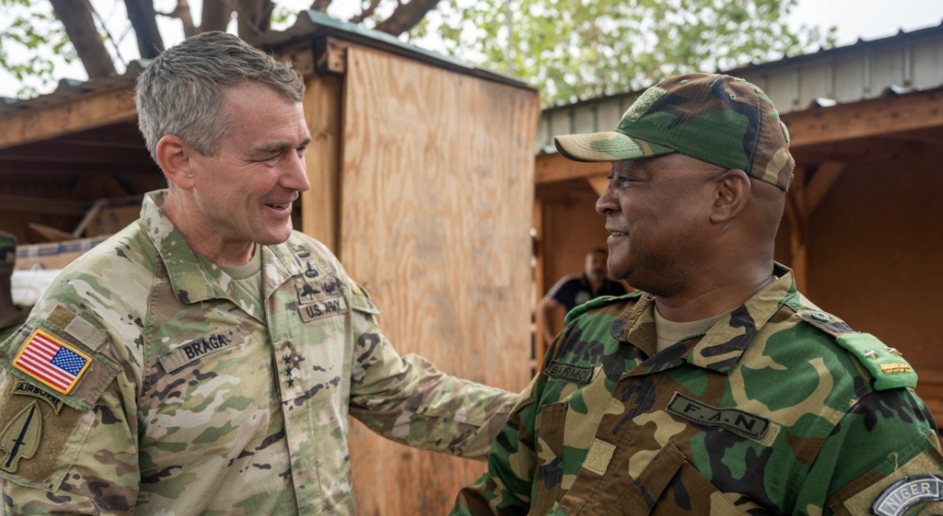 Niger: gli Usa parlano con i golpisti per la pace e la Francia con l’Ecowas per la guerra