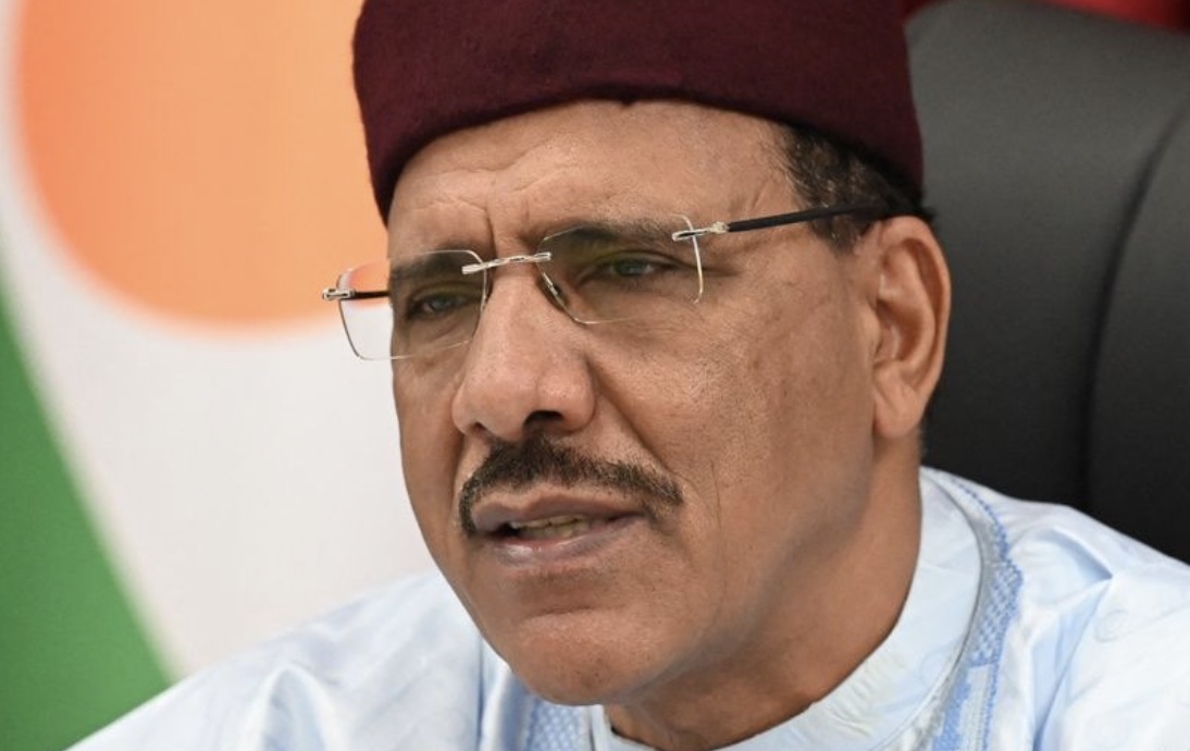 Nijer: askeri cunta, diplomasiye açılırken Başkan Bazoum'u vatana ihanetle suçluyor