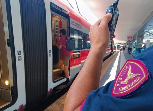 Κρατική αστυνομία. Έκθεση στον τομέα των σιδηροδρόμων κατά το Σαββατοκύριακο των τραπεζικών αργιών του Αυγούστου