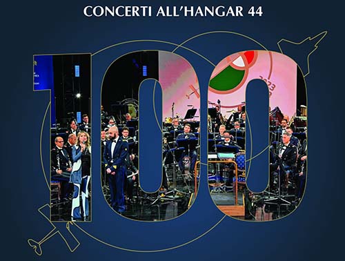 Op de Rome Airport-concertserie van de Air Force Band ter gelegenheid van het eeuwfeest van de strijdkrachten