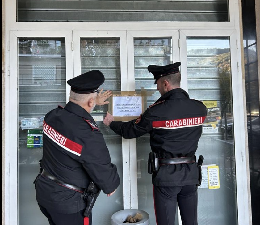 Colleferro: carabinieri notificano provvedimento sospensione licenza a locale commerciale