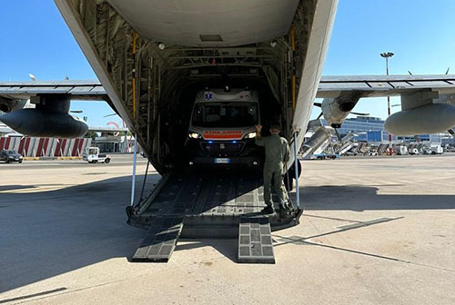 Hayat kurtaran uçuş: 130. Hava Tugayı'na ait C46J uçağıyla Lecce'den Cenova'ya acil tıbbi ulaşım