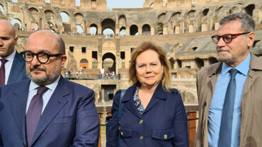 Minister-at-the-Colosseum-Easter-2024